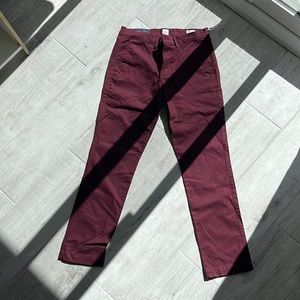 GAP Men’s Essential Khaki Slim Pants